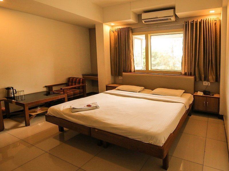 Hotel Sangam Karād Kültér fotó