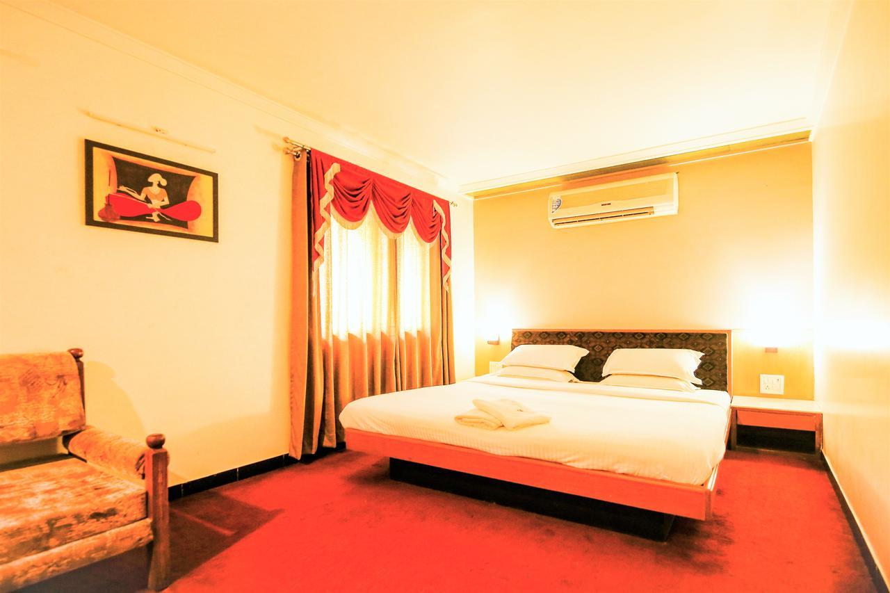 Hotel Sangam Karād Kültér fotó