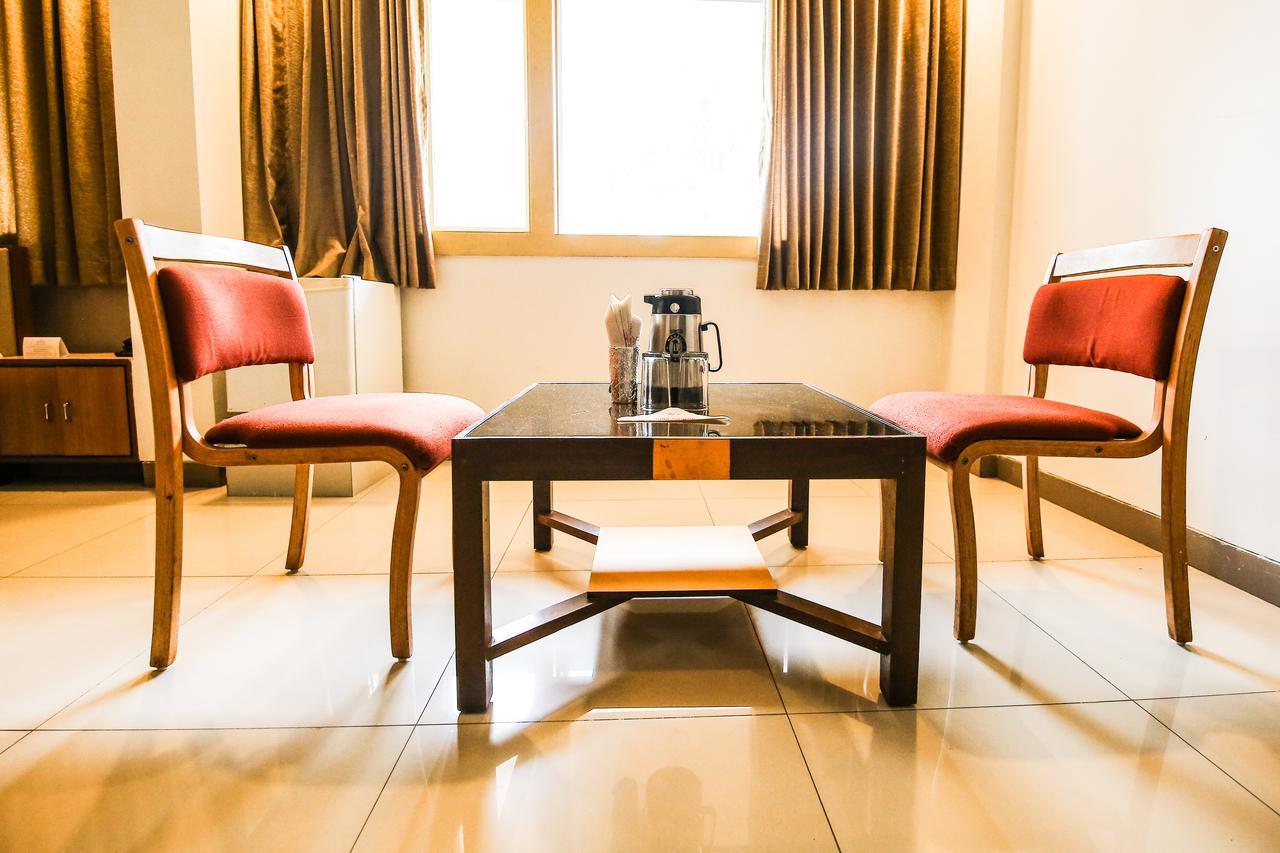 Hotel Sangam Karād Kültér fotó